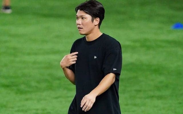巨人・坂本勇人は「サッカーうまくてビビる」　華麗な足さばきに「何しても絵になる」
