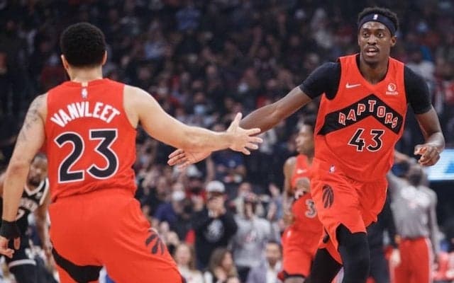 シアカムの活躍でラプターズがバックスを撃破…スタメンの渡邊は出場時間が伸びず