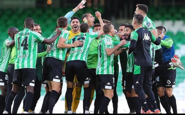 2日間に渡るダービー制したベティスが8強進出!　相手サポ愚行でジョルダン負傷のセビージャは勇敢に戦うも敗退…《コパ・デル・レイ》