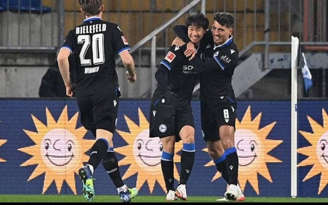 奥川が4戦連発、ビーレフェルトは最下位グロイター・フュルトにドロー《ブンデスリーガ》