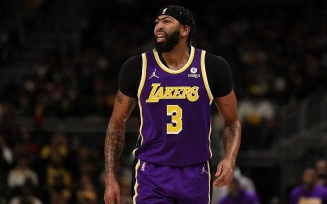 左膝を痛めて離脱中のアンソニー・デイビスが今月下旬のアウェー6連戦中に復帰か？