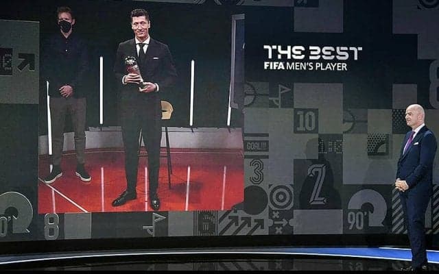 レヴァンドフスキが男子年間最優秀選手を2年連続受賞!　『ザ・ベスト・FIFAフットボールアウォーズ』で各賞発表