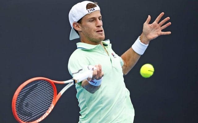 シュワルツマン、右太ももにトラブル発生もストレート勝利で2回戦へ[全豪オープン]