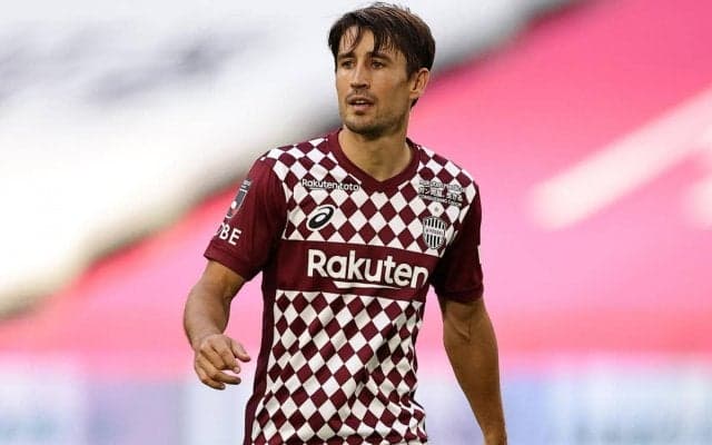 バルサ、スペイン代表、ミラン、そして神戸…ボージャンが豪華ユニフォームコレクションをお披露目