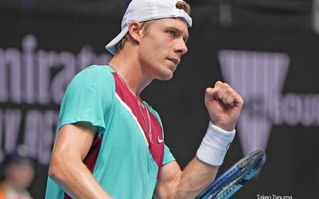 シャポバロフが4時間25分に及ぶフルセットの激戦を制す「2、3年前だったら負けてた」[全豪オープン]