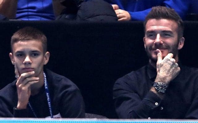 「両親そっくり」ベッカム家の次男ロメオが『GQ KOREA』の表紙モデルに、賛辞が相次ぐなか長男だけは「うへぇ」