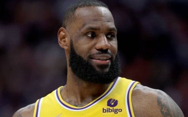 レブロン・ジェームズが大記録達成…3万得点、1万リバウンド、9000アシスト超を記録した史上初の選手に