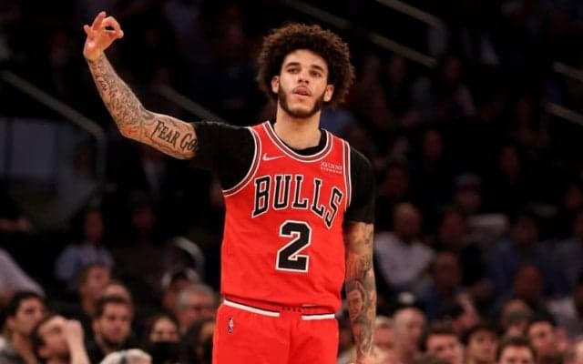 イースト首位のブルズに痛手、司令塔のロンゾ・ボールが左ひざ負傷で6〜8週間離脱へ