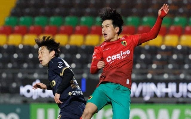 日本代表・坂元達裕が｢ベルギーデビュー戦｣でいきなりアシスト!!三好康児との「日本人対決」で坂元が持ち味発揮の｢先制アシスト｣、三好が｢決勝アシスト｣