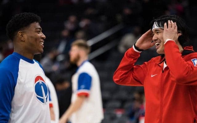 2季ぶりの日本人対決は渡邊雄太のラプターズが制す…ウォリアーズはカリーの決勝弾で勝利／NBA