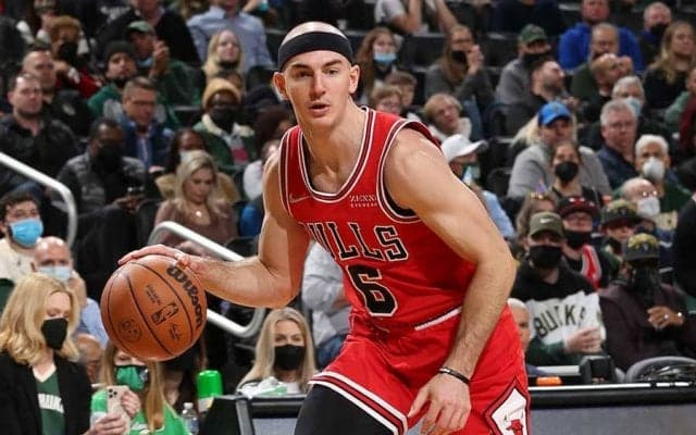 NBAで起きた危険ブロックに米波紋　被害選手は骨折「空中で俺の手首を掴んだ。最悪だ」