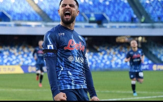 ナポリが最下位サレルニターナに4発勝利、ミラノ勢を追走《セリエA》