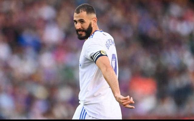 ベンゼマ、フランスで適応に苦しむメッシを擁護 「批判する人間はサッカーをわかってない」