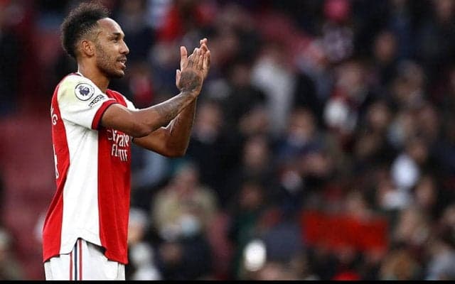 アーセナルが解決策探るオーバメヤン、PSGら視線も給与ネックに？