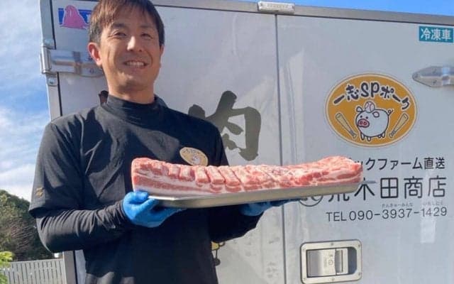 なぜ元鷹ドラ1は豚肉を売る？　わずか1年間でスコアラーを辞め、球界を離れた理由