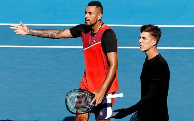 キリオス、打球当てた9歳少年ヘ“罪滅ぼし”のプレゼント贈呈　海外注目「よくやった」