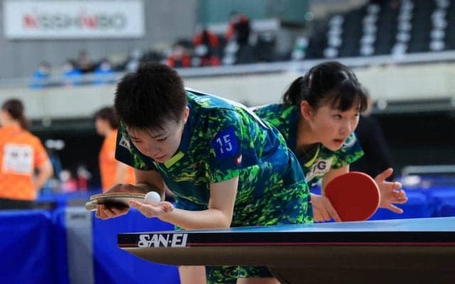 張本・小塩組、大学生ペアに勝利　カットダブルスも4回戦へ＜全日本卓球2022女子複3回戦＞