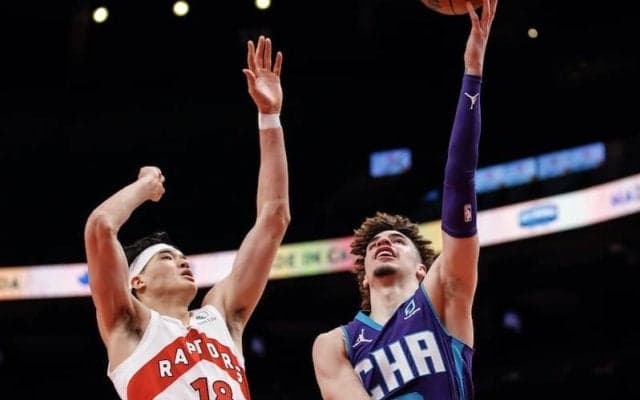 ラプターズがホーネッツを撃破…22分間出場の渡邊は3Pを沈め3得点5リバウンド