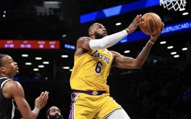 レブロンの活躍でレイカーズが白星…ウィザーズは大逆転負けを喫する／NBA