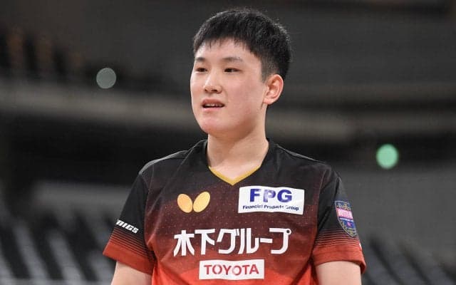 張本智和 吉村真晴との五輪メダリスト対決に屈して16強どまり【全日本卓球】
