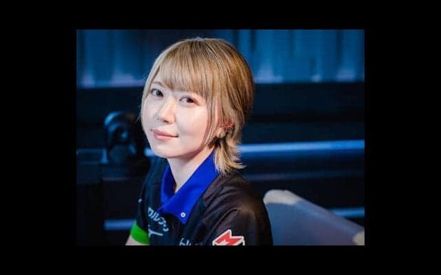 東城りおはＭリーグに100％集中する夜型人間。８時間ぶっ通しで寝て、米と肉とカレーを食らう