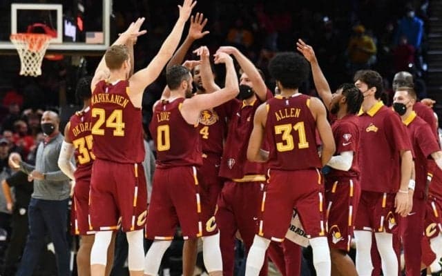 ヤニスが今季躍進のキャブズを称賛「彼らは過去数年とは全く異なるチーム」