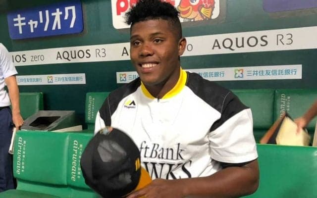 元鷹コラス、MLBでは野手に専念　“キューバのオオタニ”が二刀流を辞めるワケ