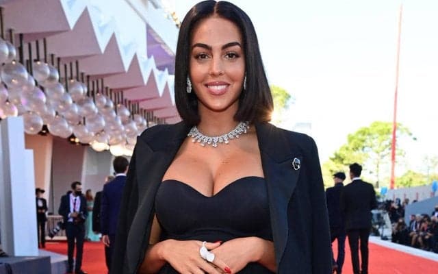 最低でも770万円！C・ロナウドが“世界一高いタワー”をジャックしてジョルジーナの誕生日をド派手にお祝い