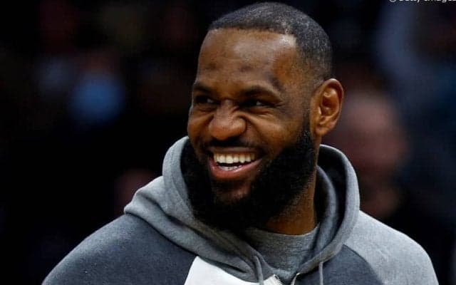 超一線級で活躍を続けるレブロン・ジェームズが左膝の痛みのため2試合連続で欠場