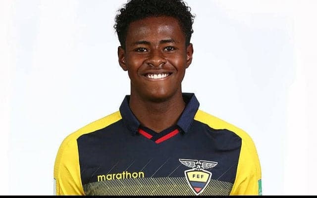 アヤックスがU-20エクアドル代表MFを獲得!