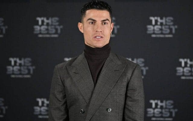 「ドバイは僕の第二の故郷」C・ロナウドが束の間の家族時間を過ごし水着の家族ショットを披露！