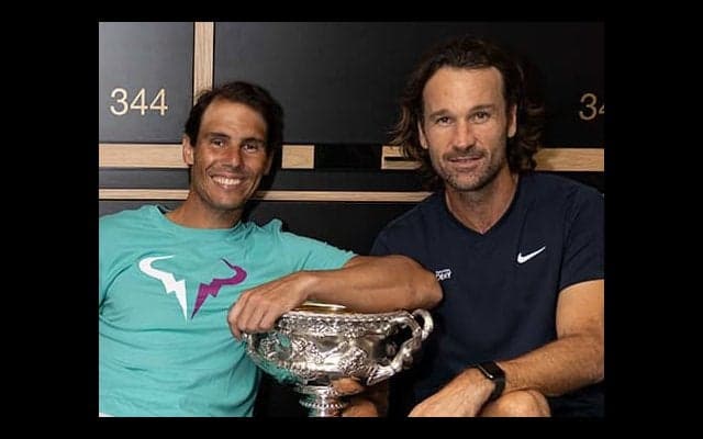 ナダルコーチのモヤ 偉業称賛