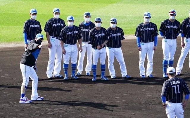 日本ハム新庄監督、初指導は走塁練習　実演から若手選手と積極コミュニケーション