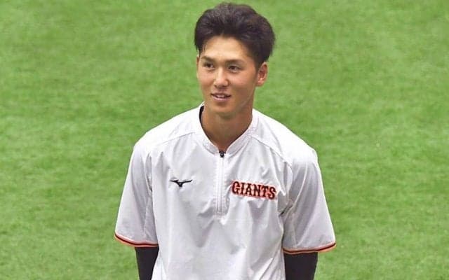巨人秋広、新背番号「55」お披露目　高まるファンの期待「やっぱかっこいいな」