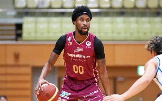 越谷アルファーズがジョナサン・オクテウスとの契約解除を発表