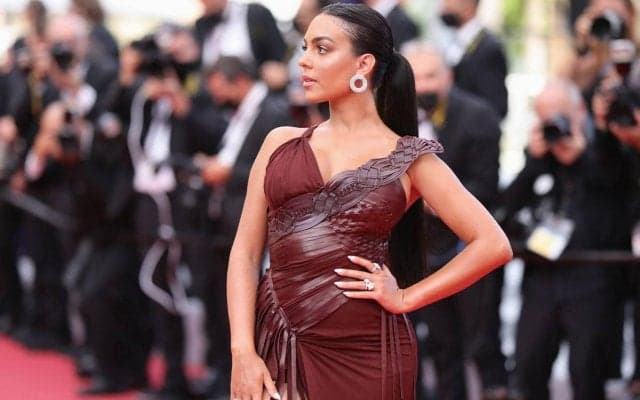 子供たちも赤ちゃん誕生を待ち望む!?C・ロナウドのパートナーがふっくらお腹を公開