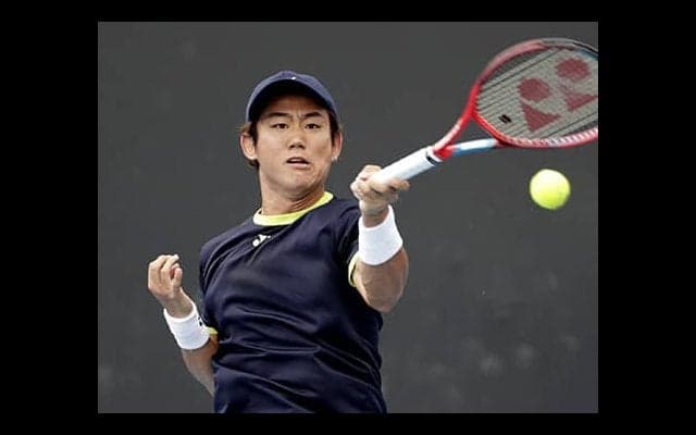 西岡良仁、完勝でCH初戦突破