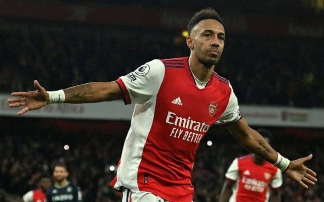 日本代表・冨安健洋のチームメイト、“主将剥奪”のオーバメヤンが「アーセナル契約解除」に!「バイシクル弾」を決めたガボン代表FWの「バルセロナ加入」は秒読みの段階!