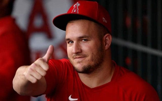 【MLB】トラウトが父と“二人三脚トレ”　豪快スイングにファン「彼が戻ってきた！」