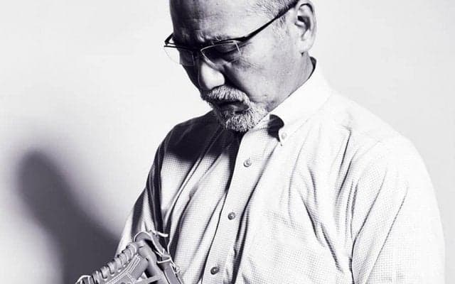 事業停止の窮地からなぜ再生？　ロゴも見直し…野球メーカー「ワッペ」の改革