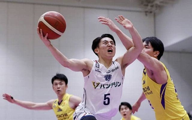 河村勇輝と小川麻斗、Bリーグの舞台で同級生対決が実現「すごくうれしい」