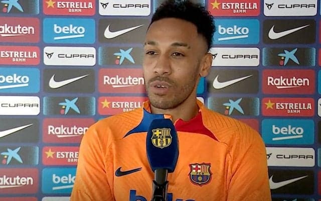 「興奮した」バルサ加入のオーバメヤンが第一声「早くカンプ・ノウに足を踏み入れたい」