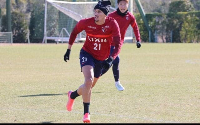 今季は開幕から合流の鹿島MFピトゥカが新ユニフォーム姿で決意語る「行くぞ、鹿島!」