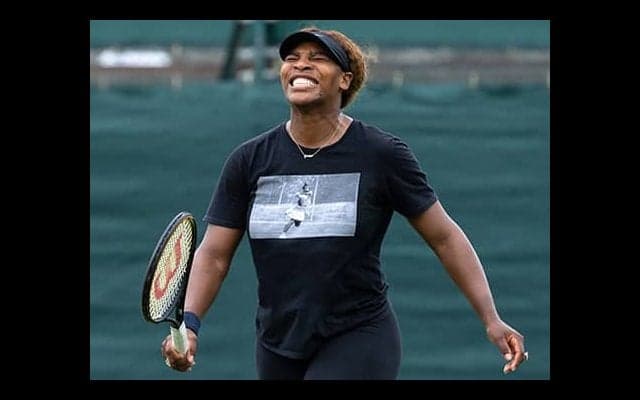  セリーナ賞賛 NFLスター引退 