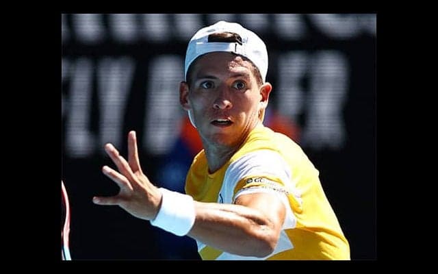 第3シードに逆転勝ちで8強