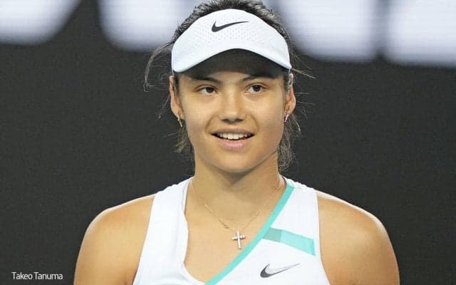 19歳の全米女王ラドゥカヌ、スポンサーイベントできらきら輝くドレス姿を披露