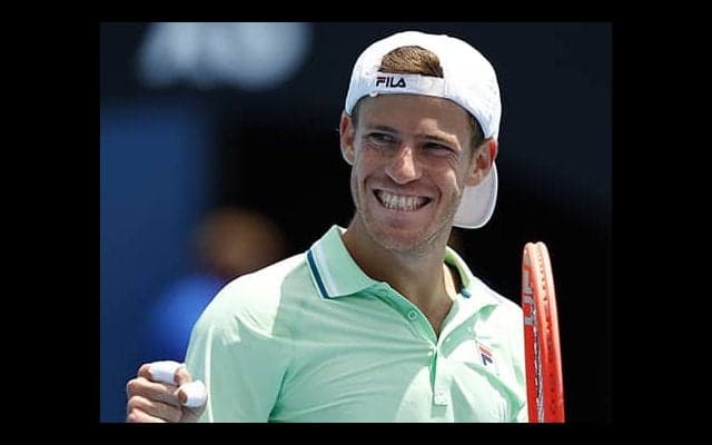 シュワルツマン 苦戦も4強入り