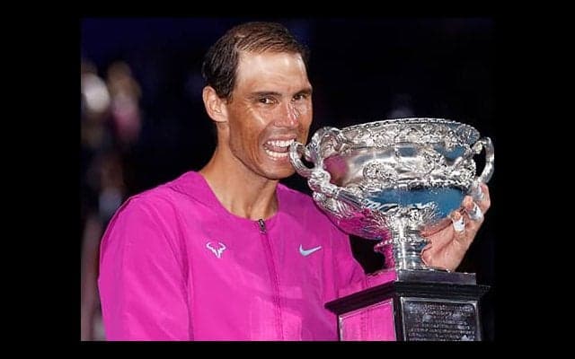 ナダル 21個目のトロフィー収蔵