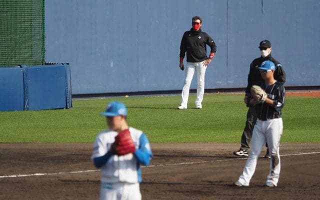 日本ハム新庄監督がマイク握って初の“紅白戦”指揮　「ゲーム形式のいい練習でした」