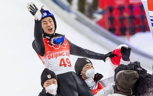 【北京五輪】「鷲のように飛んだ」ジャンプ金メダルの小林陵侑を海外メディアも称賛